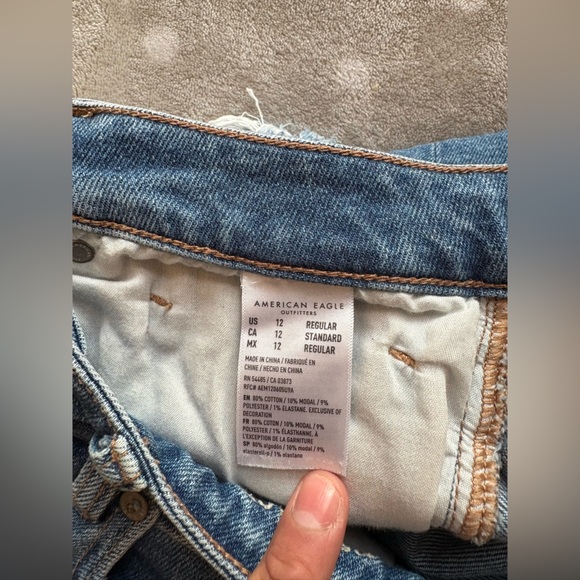 American Eagle Mom Jeans - Picture 4 of 6